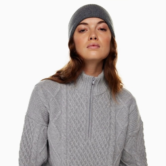 Aritzia Main Character Snowflake beanie hat. 🩶 - Picture 2 of 7